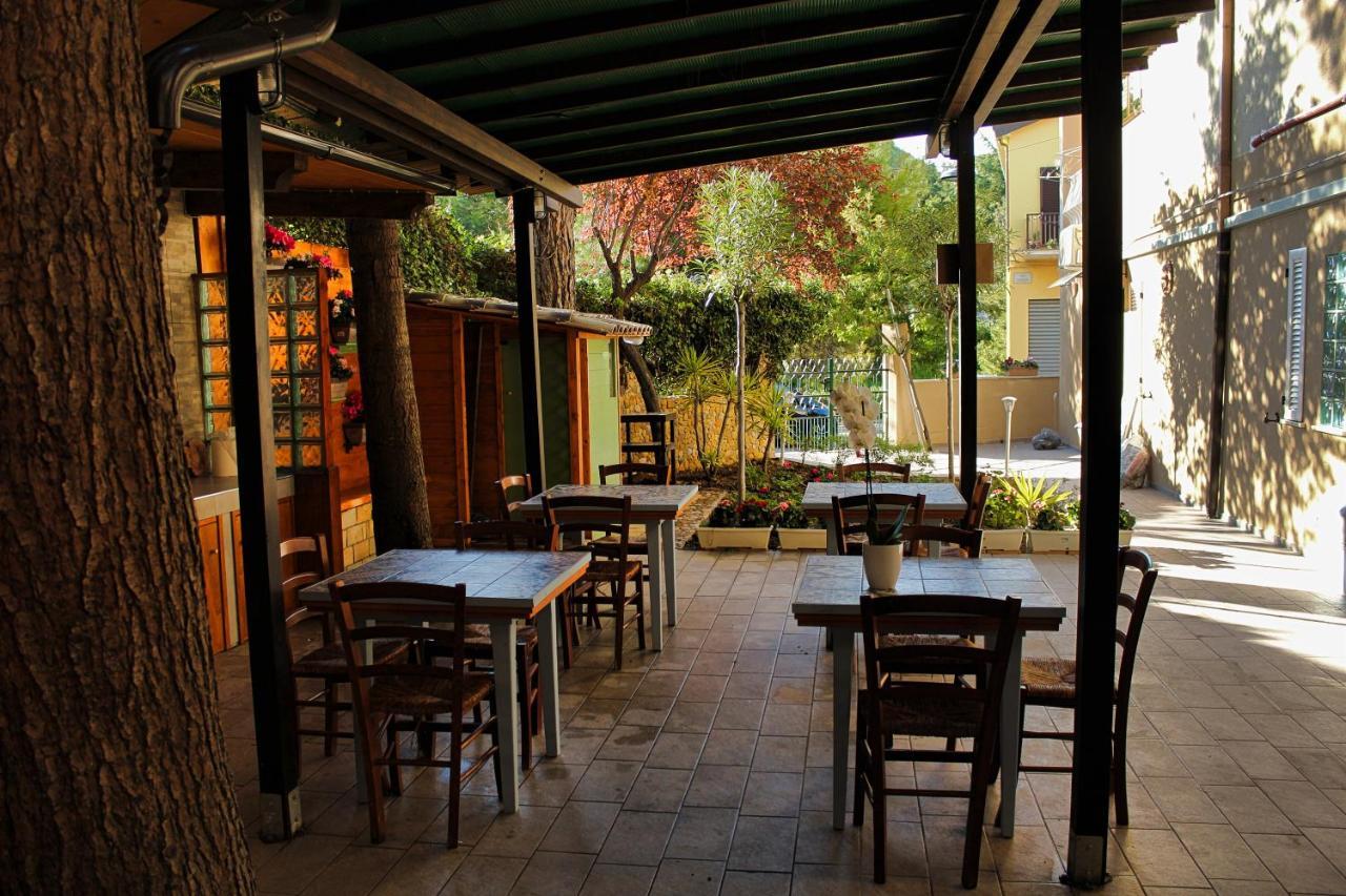 La Casa Di Nonno Giulio Bed & Breakfast Porto Sant'Elpidio Bagian luar foto