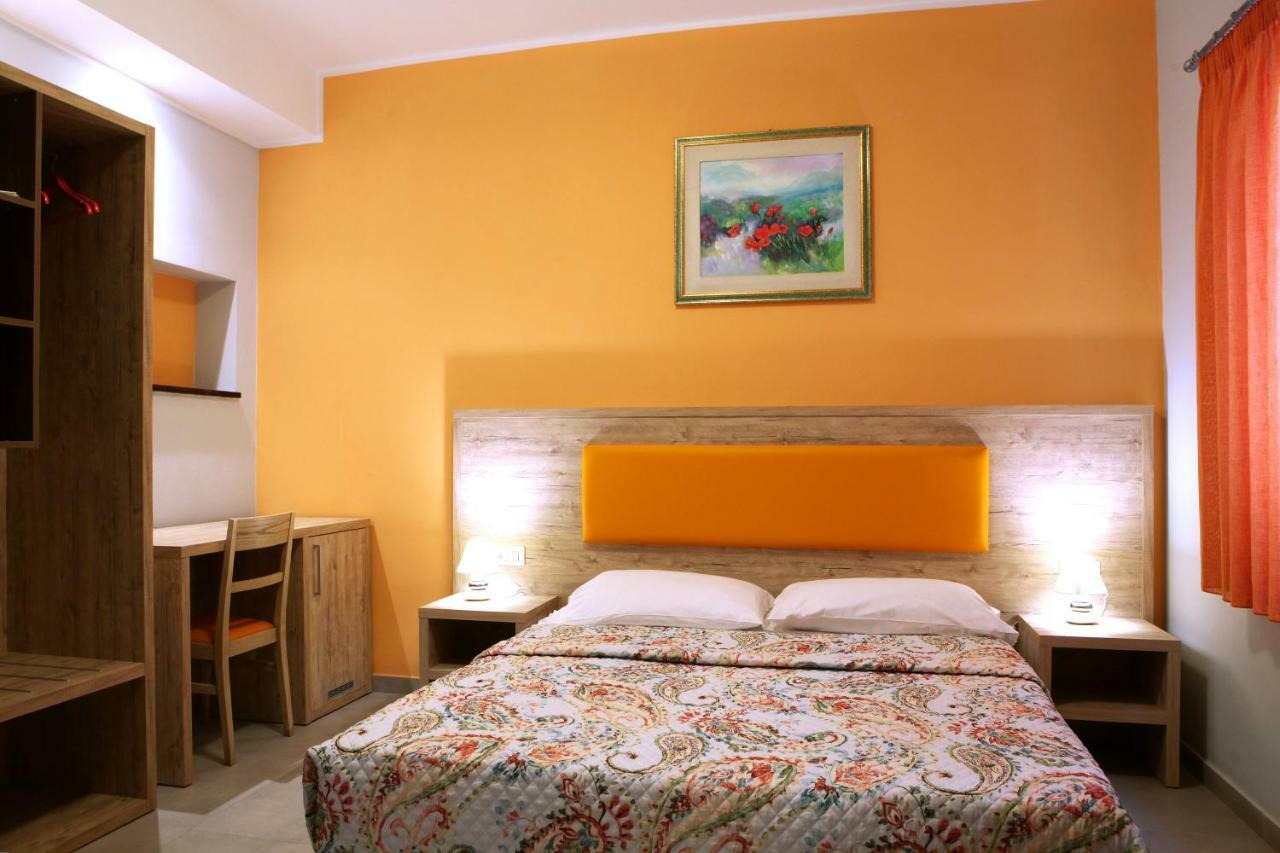 La Casa Di Nonno Giulio Bed & Breakfast Porto Sant'Elpidio Bagian luar foto